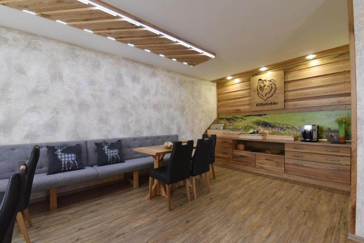 Penzion U Medveda ฟรีเดก-มีสเตก ภายนอก รูปภาพ